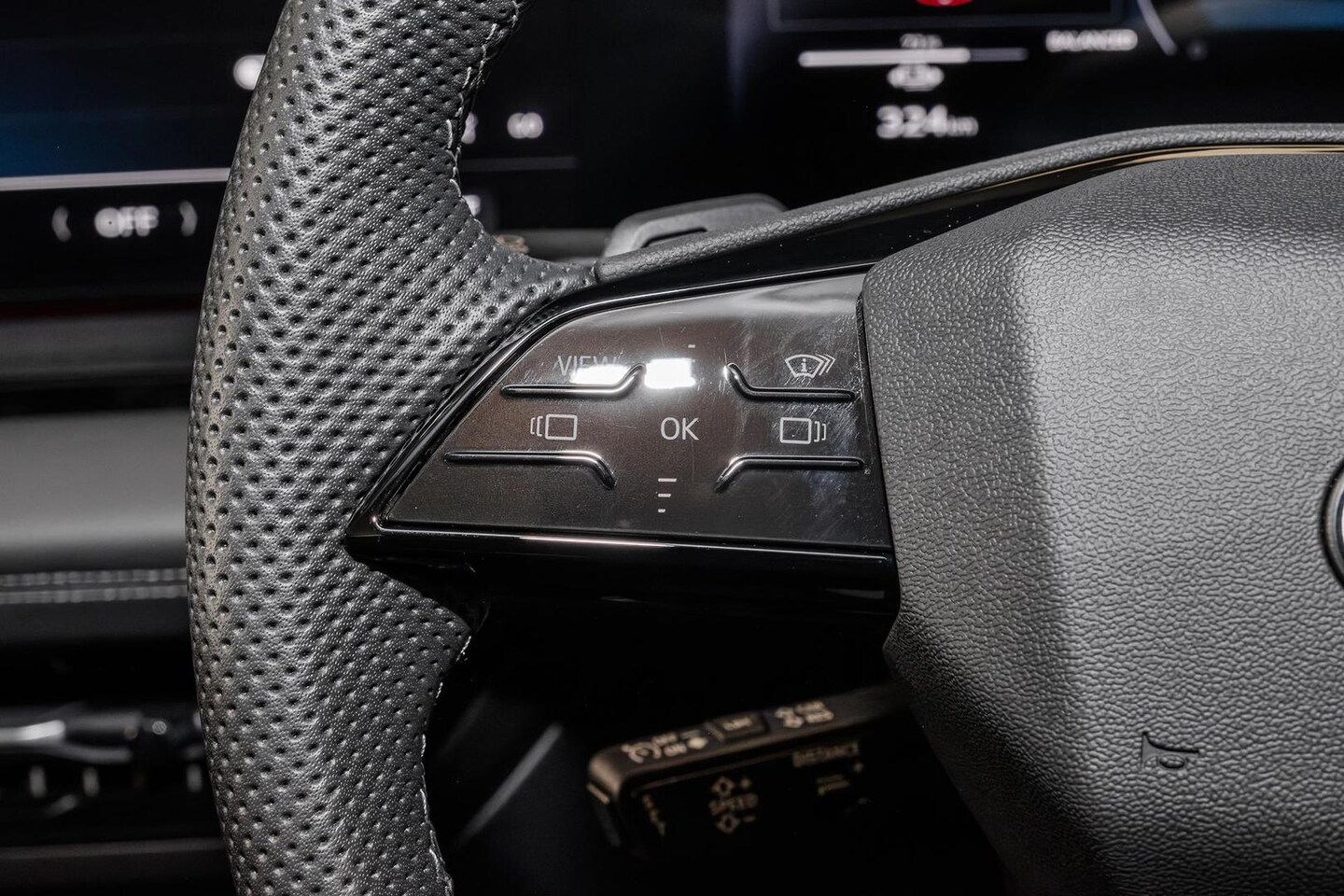Image about Audi Q6 SUV e-tron e-tron quattro