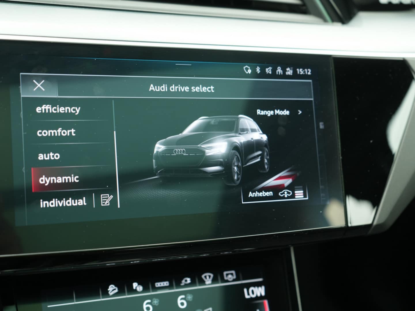 Bild über Audi Q8 e-tron S line 50 e-tron quattro - für weitere Informationen kontaktieren Sie den Audi Partner