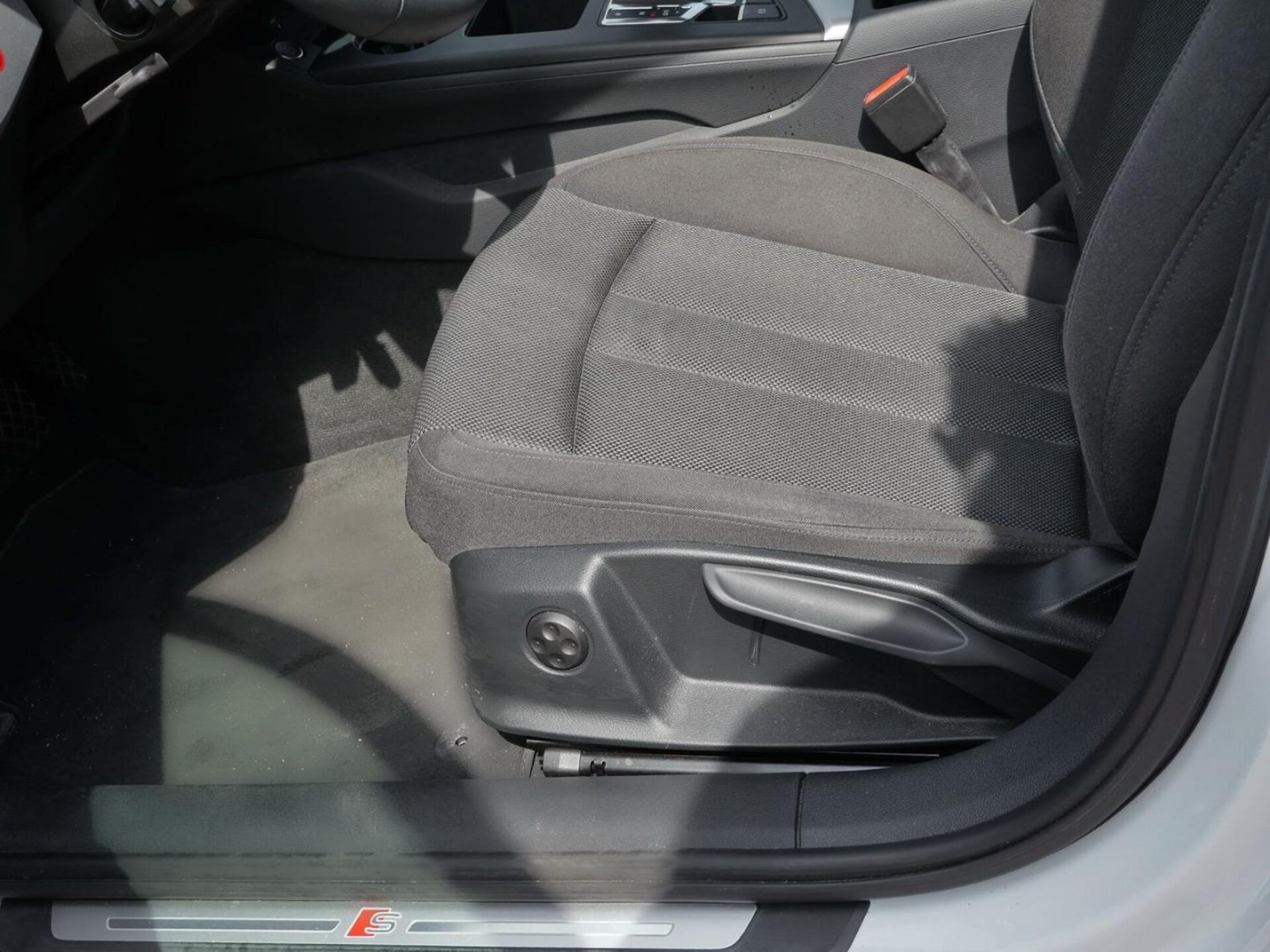 Audi A4 Avant S line