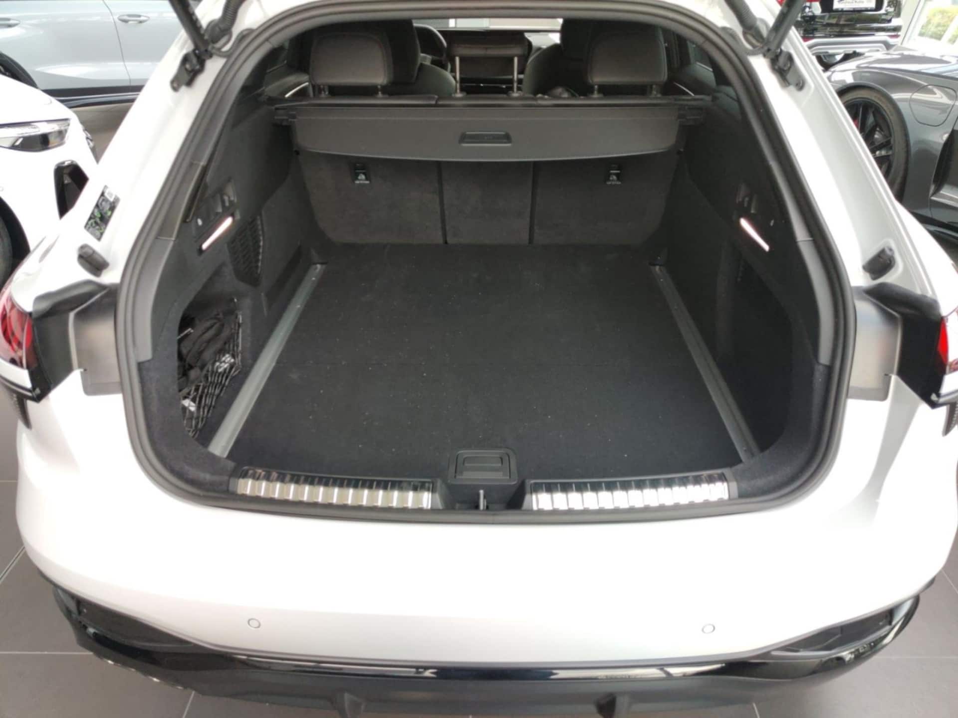 Audi A6 Avant edition one
