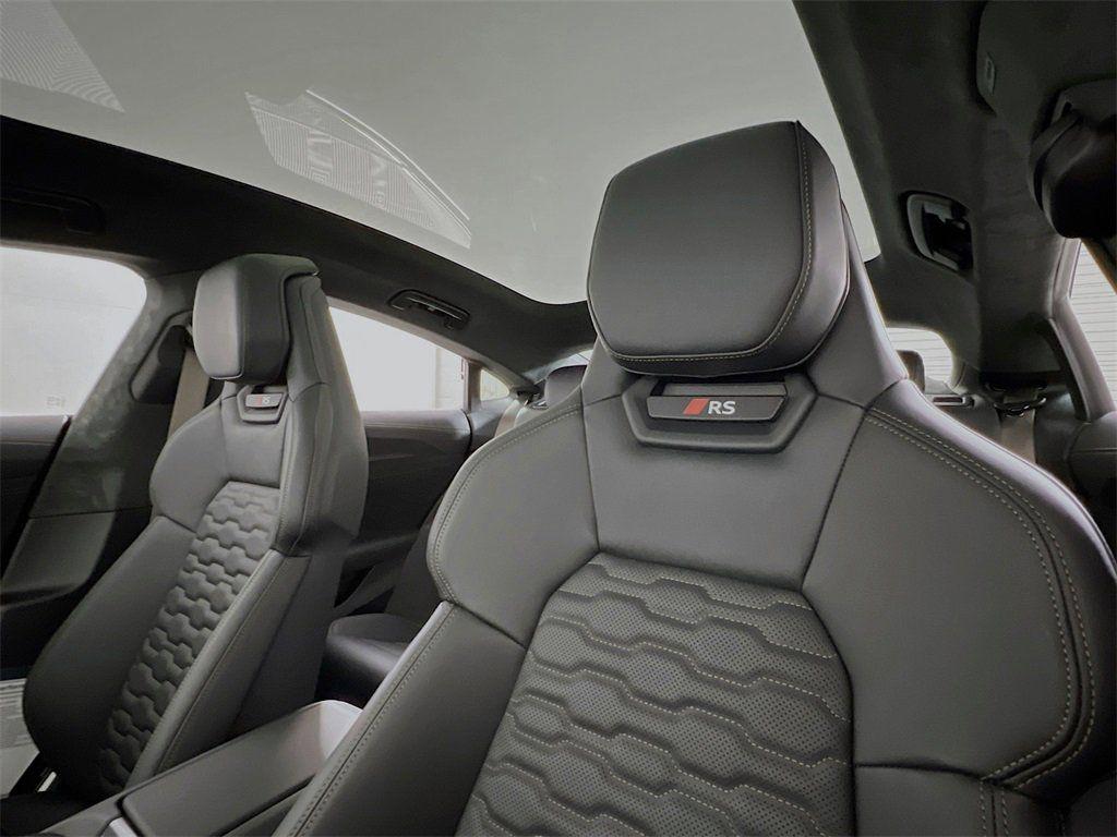 2026 Audi RS e-tron GT Performance Base - Photo 13