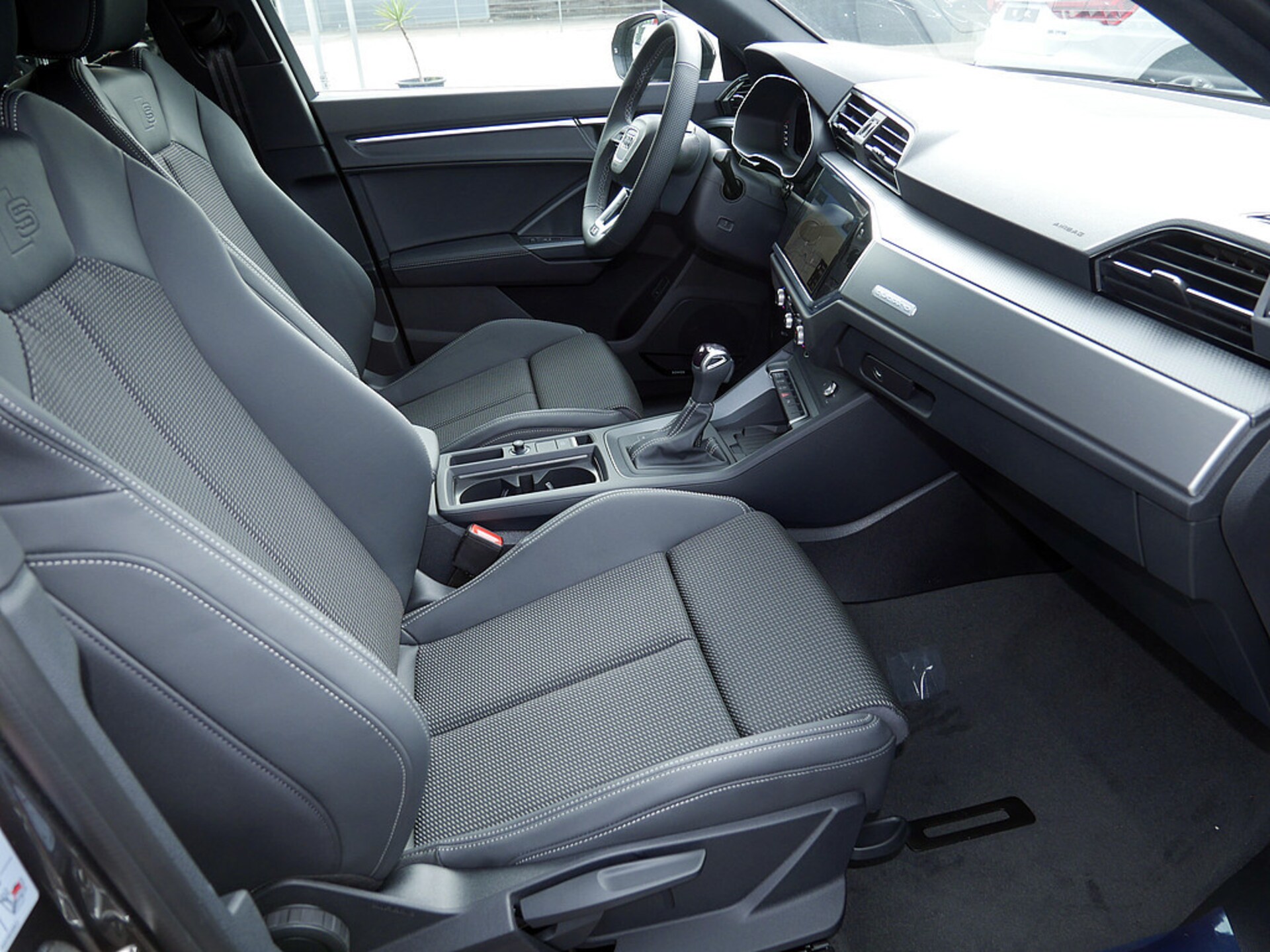 Audi Q3 SUV S line
