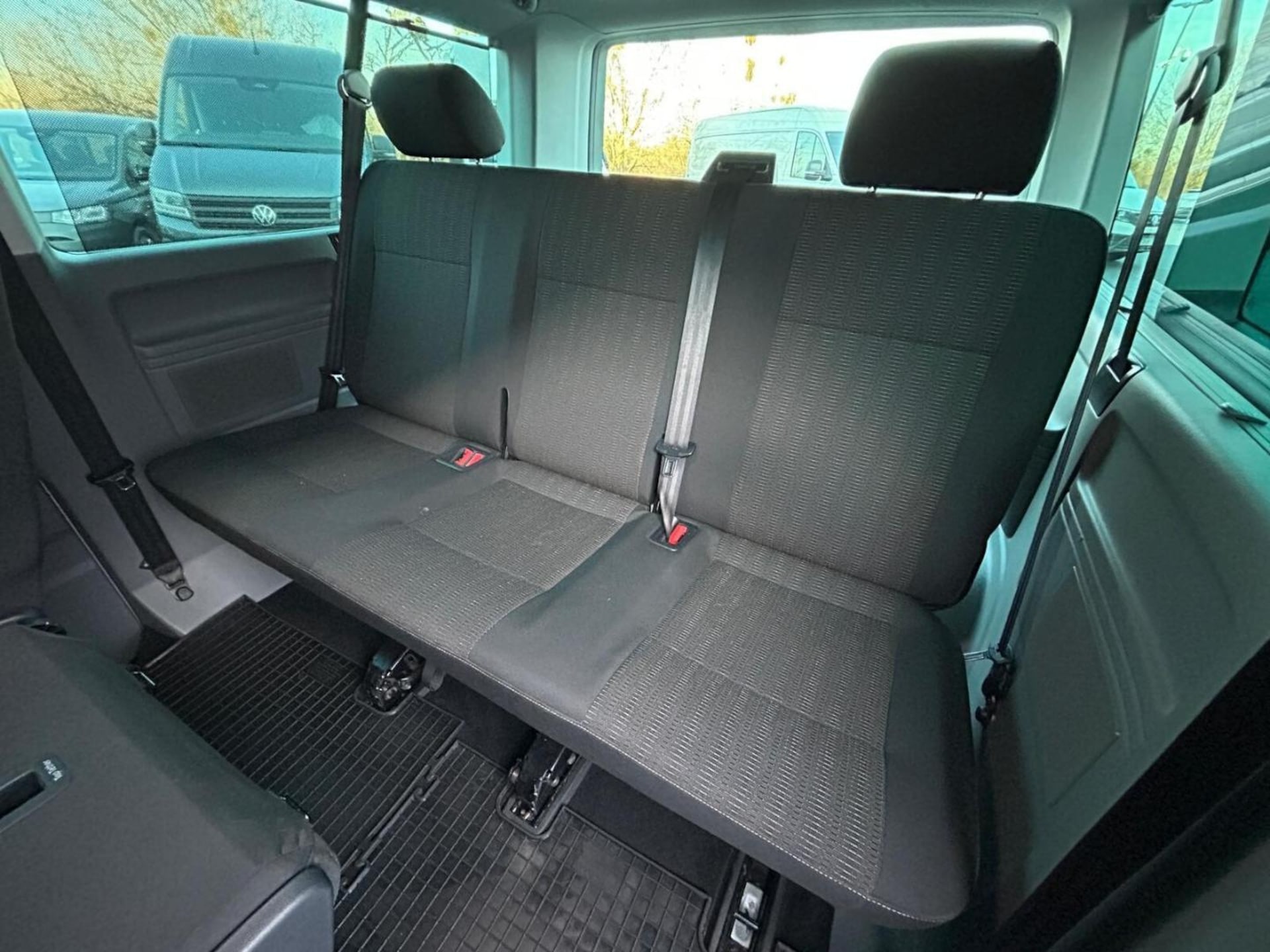 Volkswagen Caravelle 6.1 długi roztaw osi SE