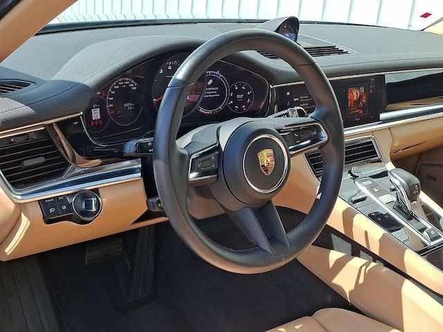 2022 Porsche Panamera