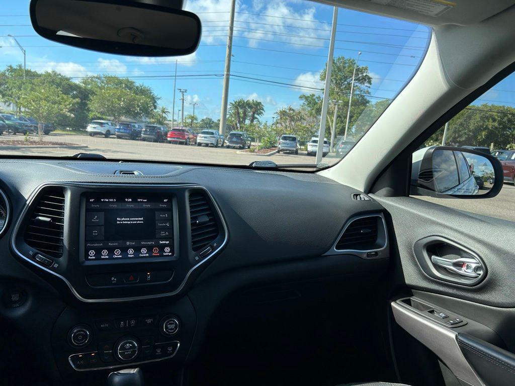 2021 Jeep Cherokee Latitude Lux - Photo 11