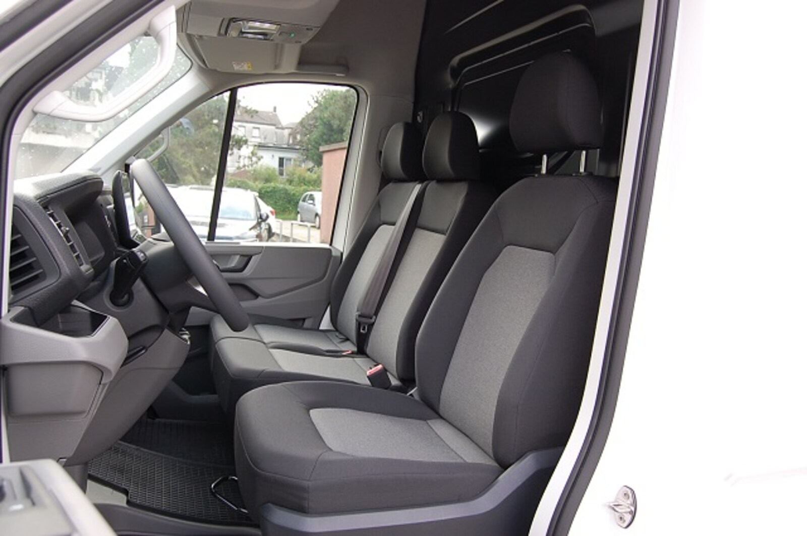 Volkswagen Crafter Kasten mittlerer Radstand – Bild 9