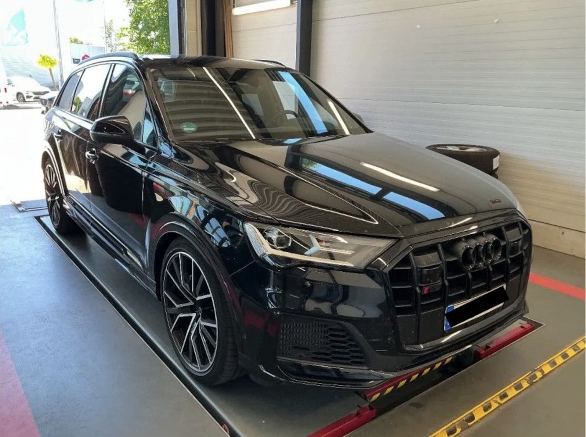 Audi SQ7 SUV