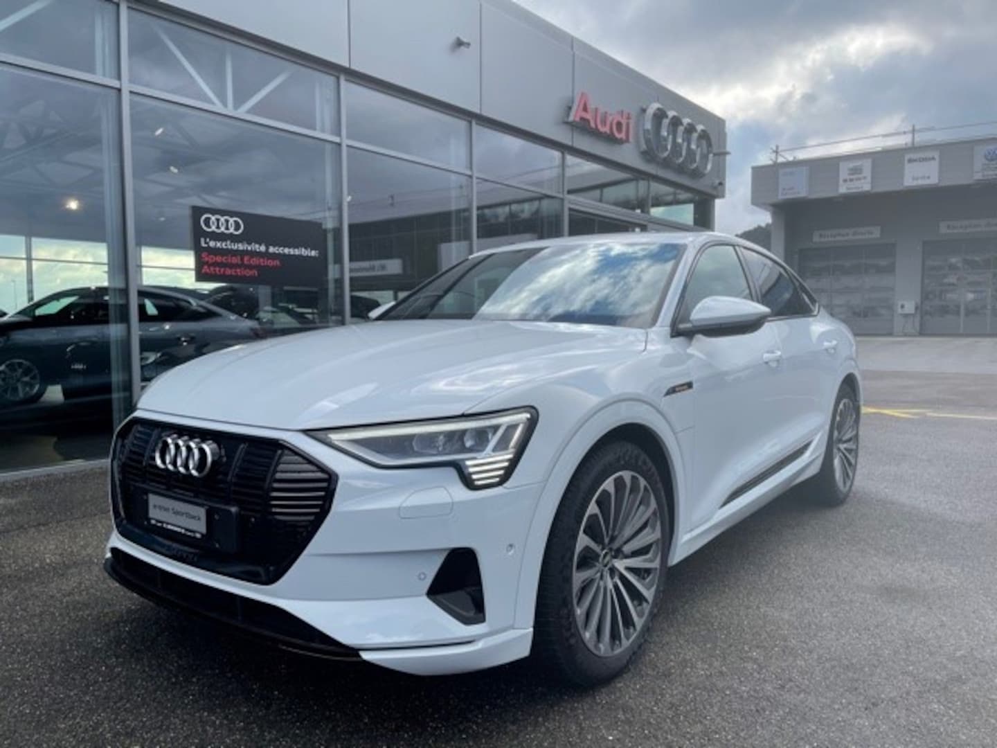 Immagine di Audi e-tron Sportback Attraction advanced 50 quattro 230,00 kW - for more details contact your dealer