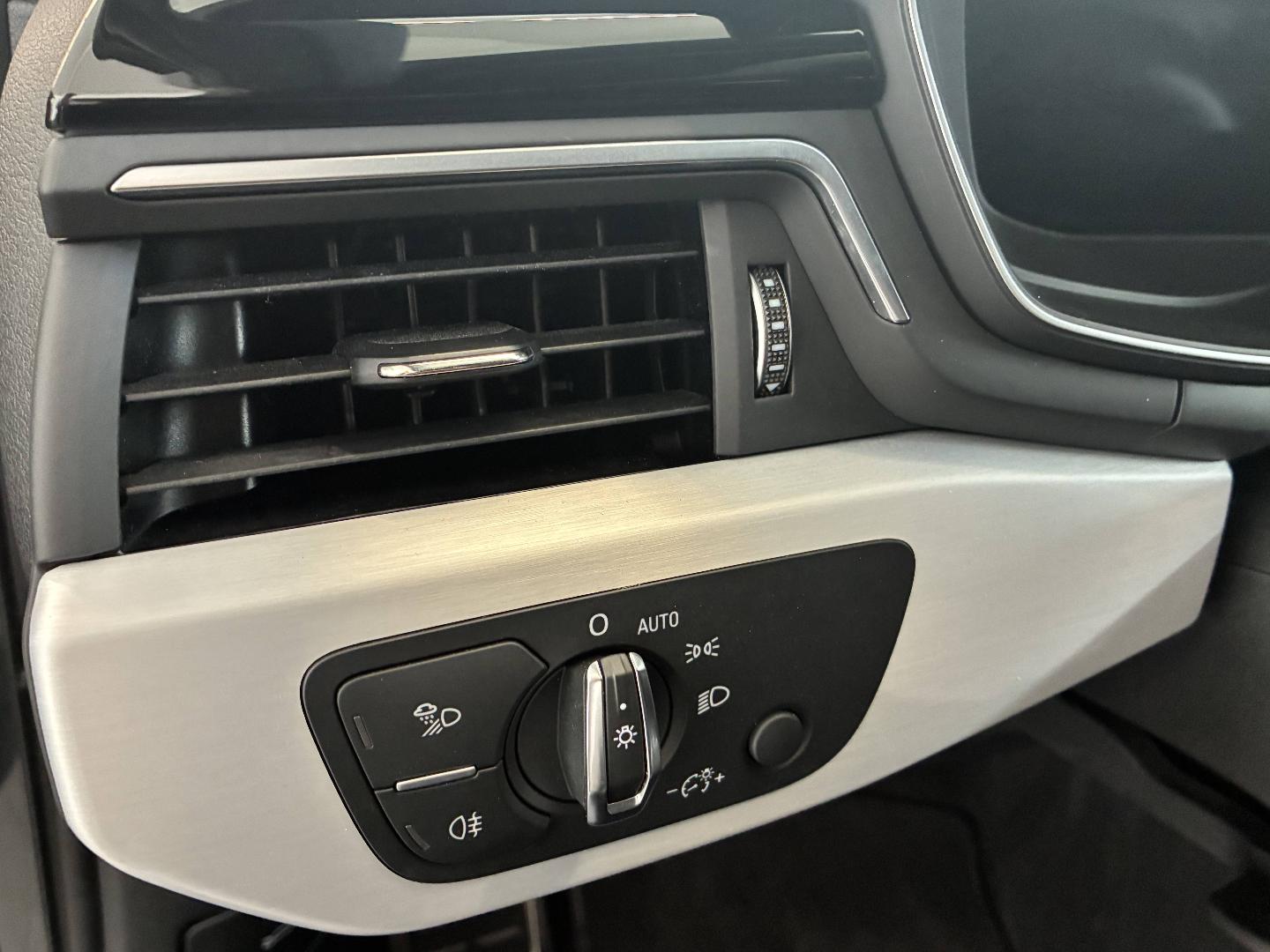 Image about Audi A4 Avant S Line 35 TFSI 110 kW (150 ch) S tronic