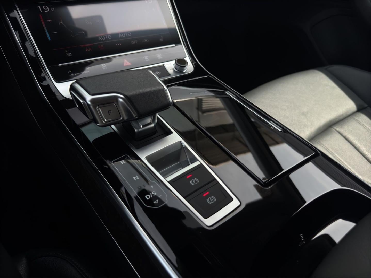 Bild über Audi A8 50 TDI quattro tiptronic - für weitere Informationen kontaktieren Sie den Audi Partner