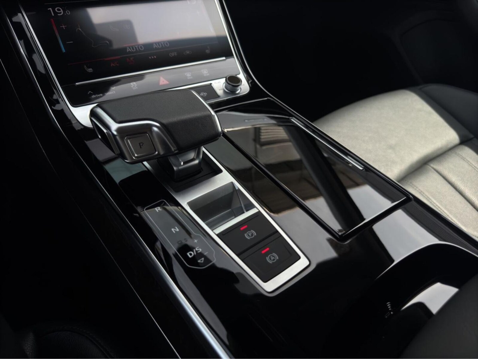 Audi A8 – Bild 11