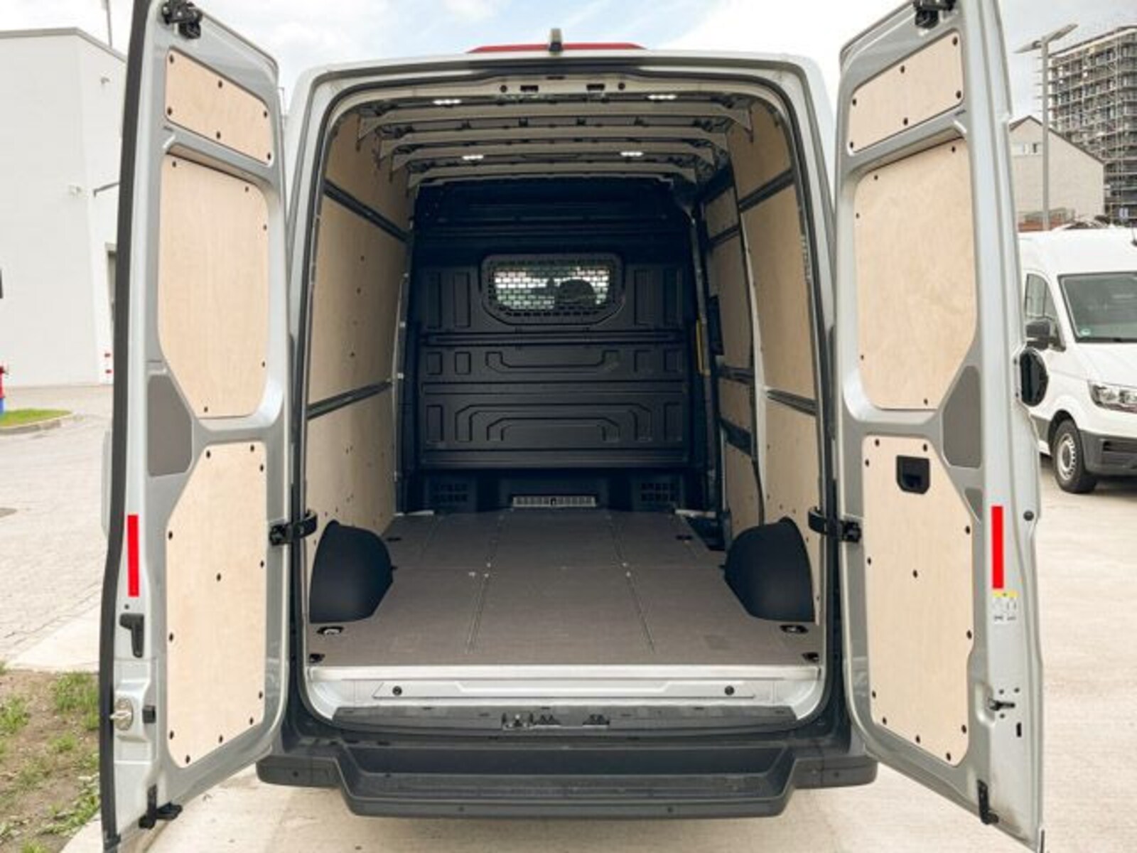 Volkswagen e-Crafter Kastenwagen mittlerer Radstand – Bild 15