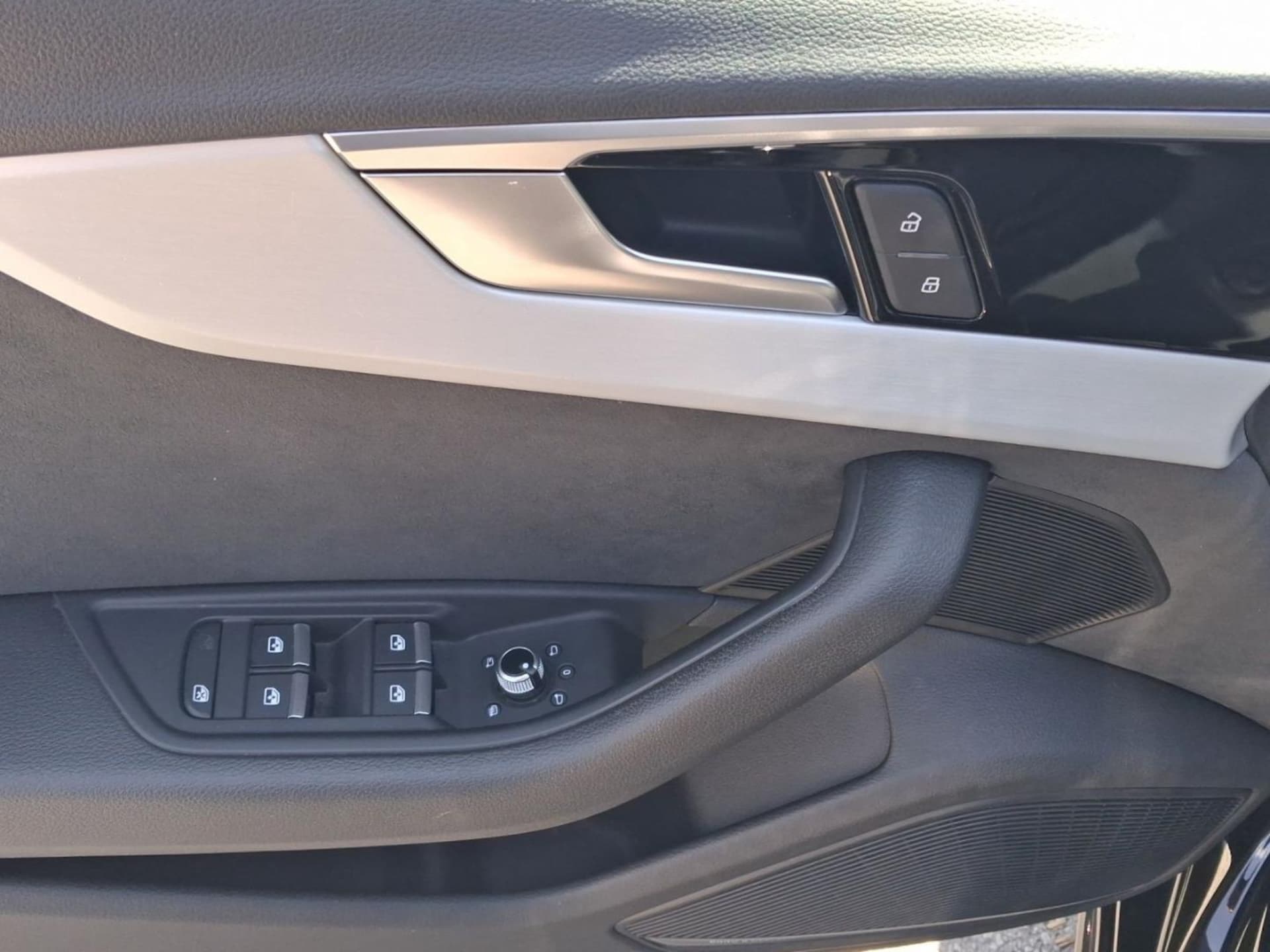 Audi A4 Avant S line