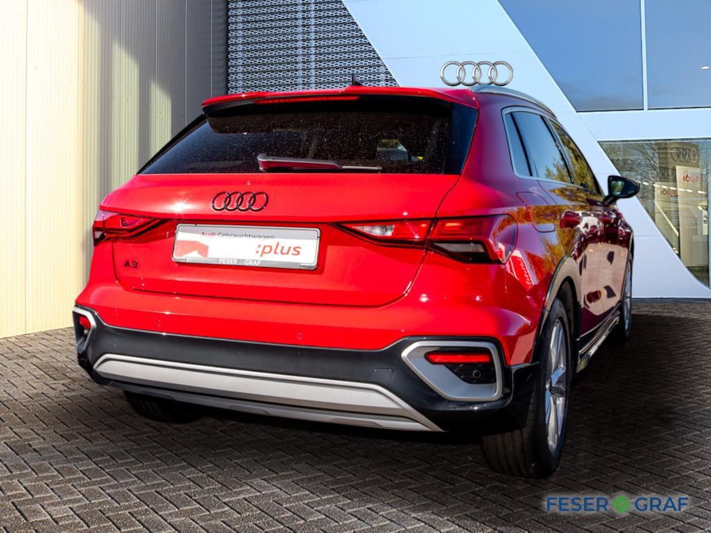 Bild über Audi A3 allstreet 35 TFSI S tronic - für weitere Informationen kontaktieren Sie den Audi Partner