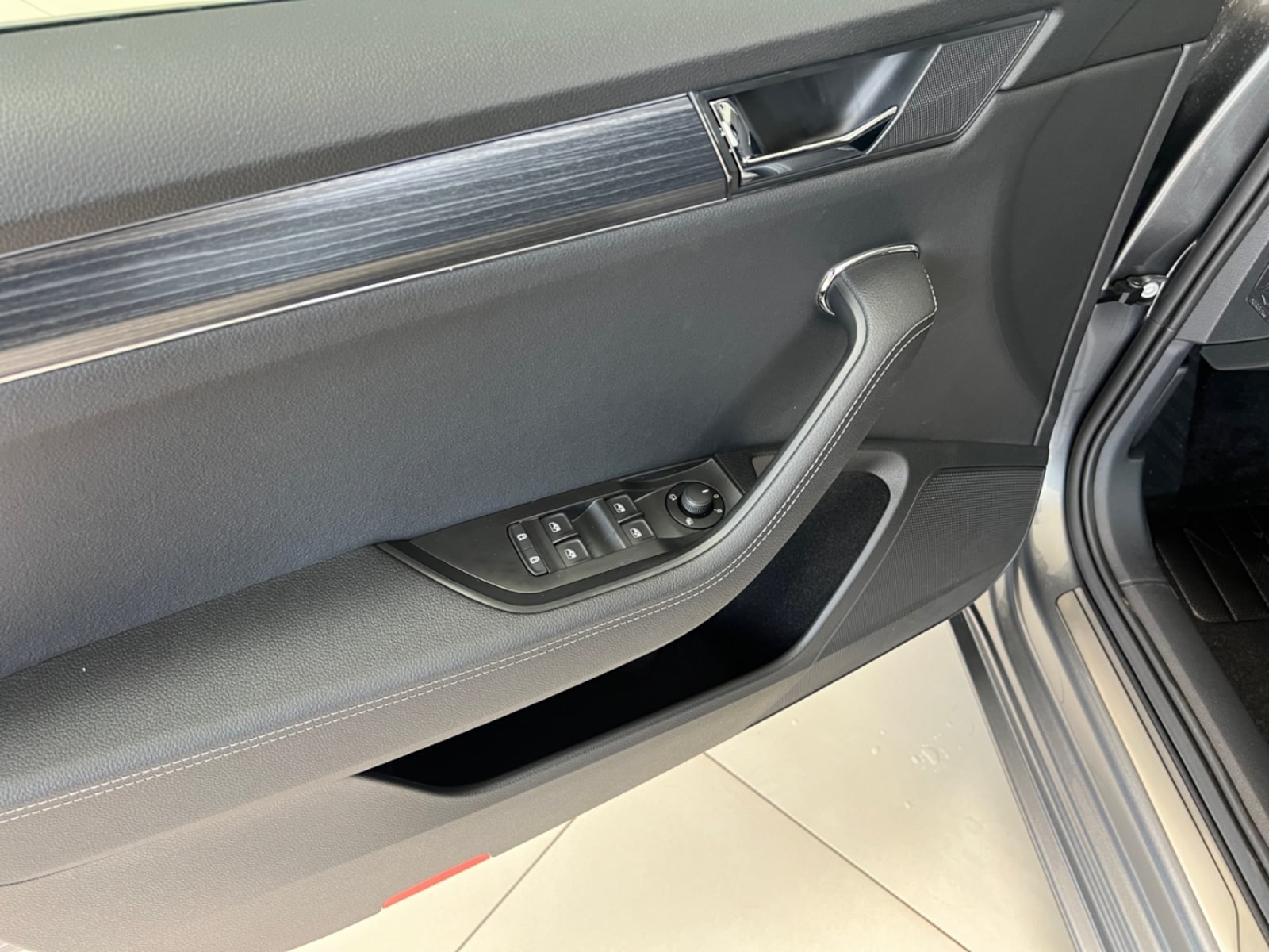 Škoda Superb Combi – Bild 8