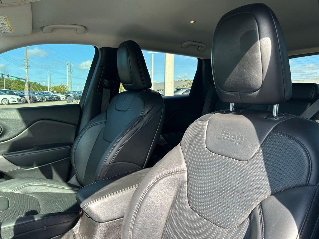 2021 Jeep Cherokee Latitude Lux - Photo 16