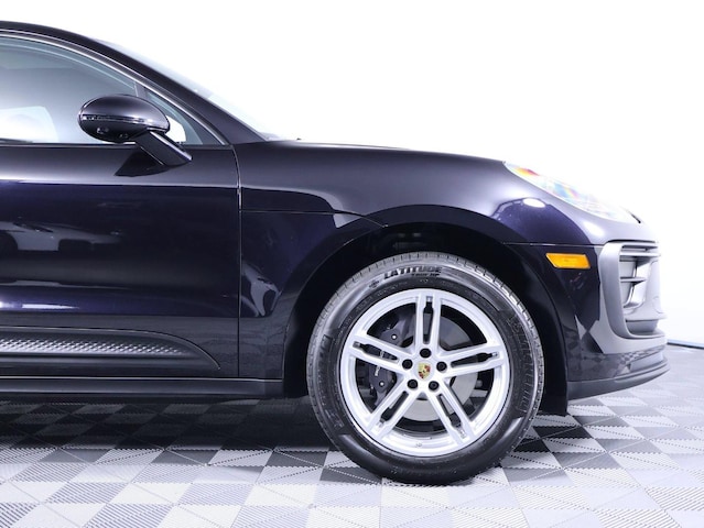 2026 Porsche Macan T - Photo 11