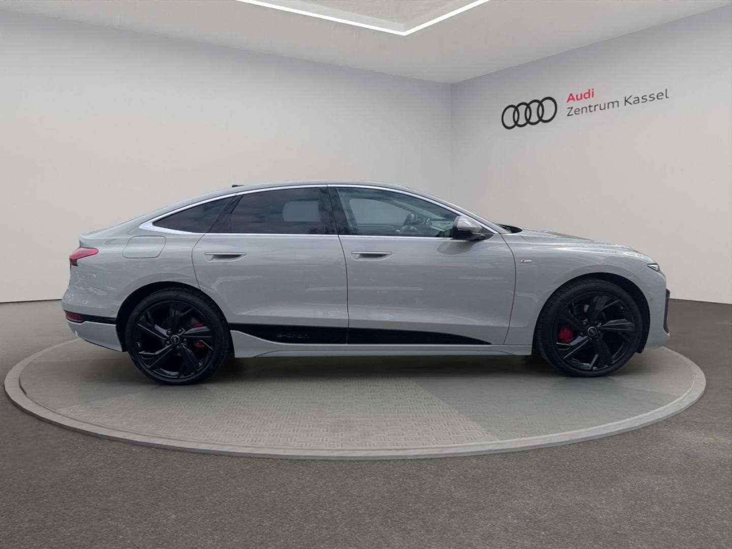 Bild über Audi A6 Sportback e-tron e-tron - für weitere Informationen kontaktieren Sie den Audi Partner