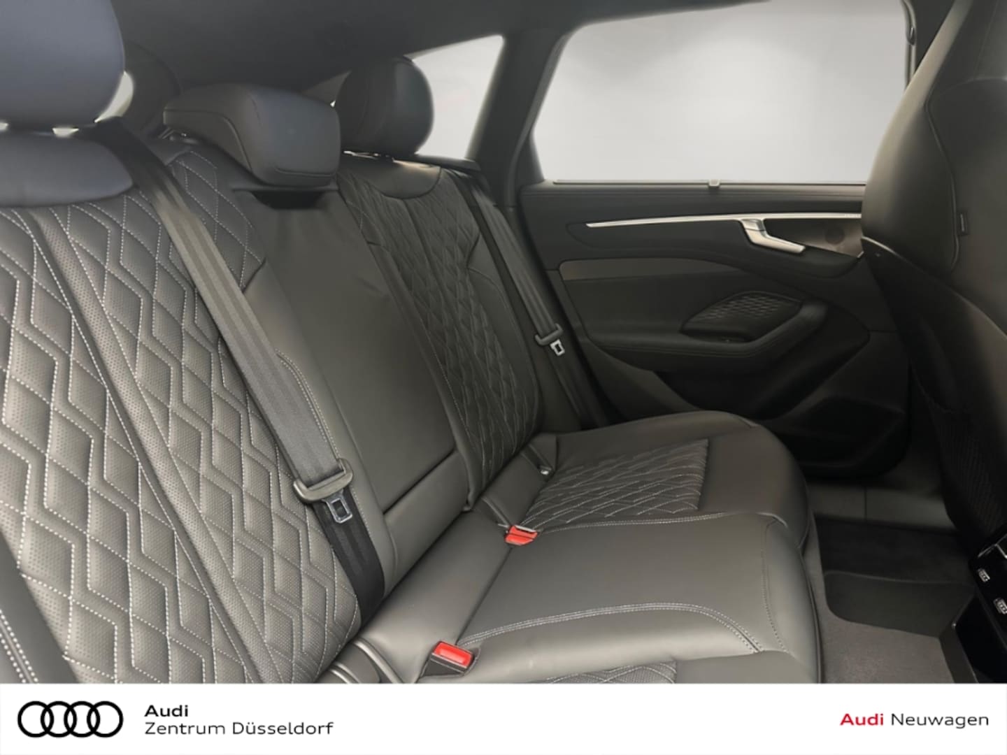 Bild über Audi A6 Avant e-hybrid e-hybrid quattro 270 kW S tronic - für weitere Informationen kontaktieren Sie den Audi Partner