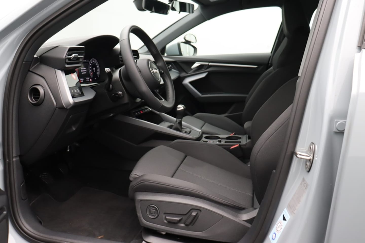 Bild über Audi A3 Sportback advanced 30 TDI Schaltgetriebe - für weitere Informationen kontaktieren Sie den Audi Partner