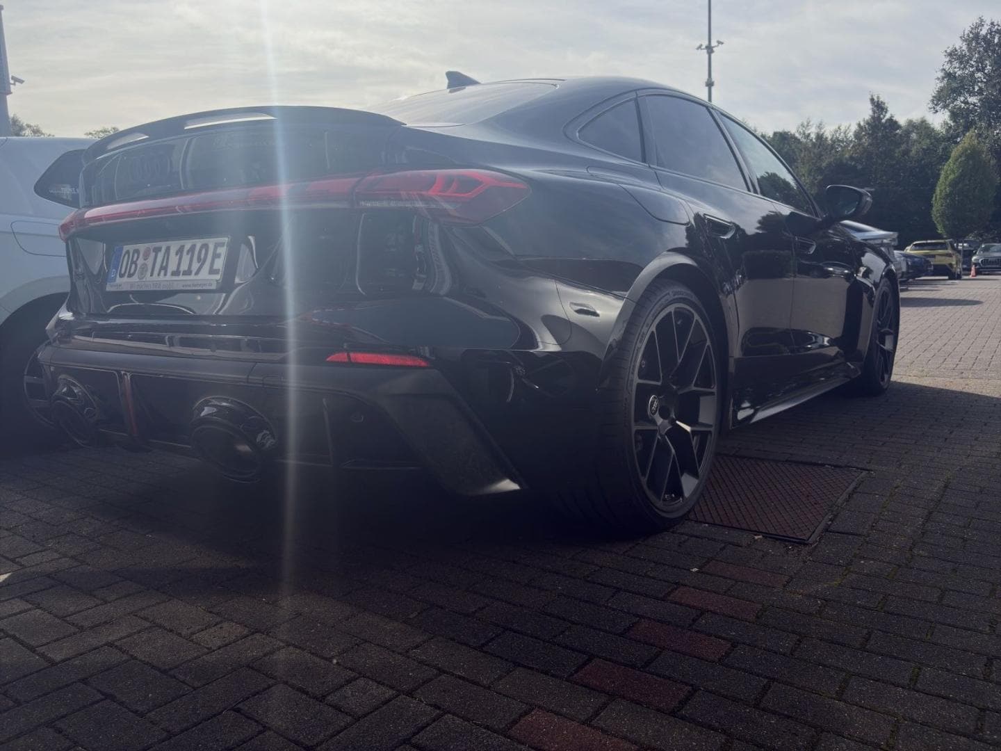 Bild über Audi RS 5 Limousine TFSI quattro 470 kW tiptronic - für weitere Informationen kontaktieren Sie den Audi Partner