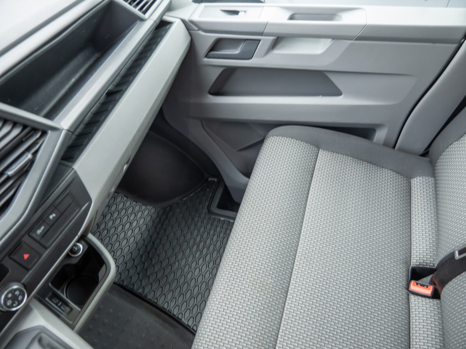 Volkswagen T6.1 Transporter Kasten kurzer Radstand – Bild 13