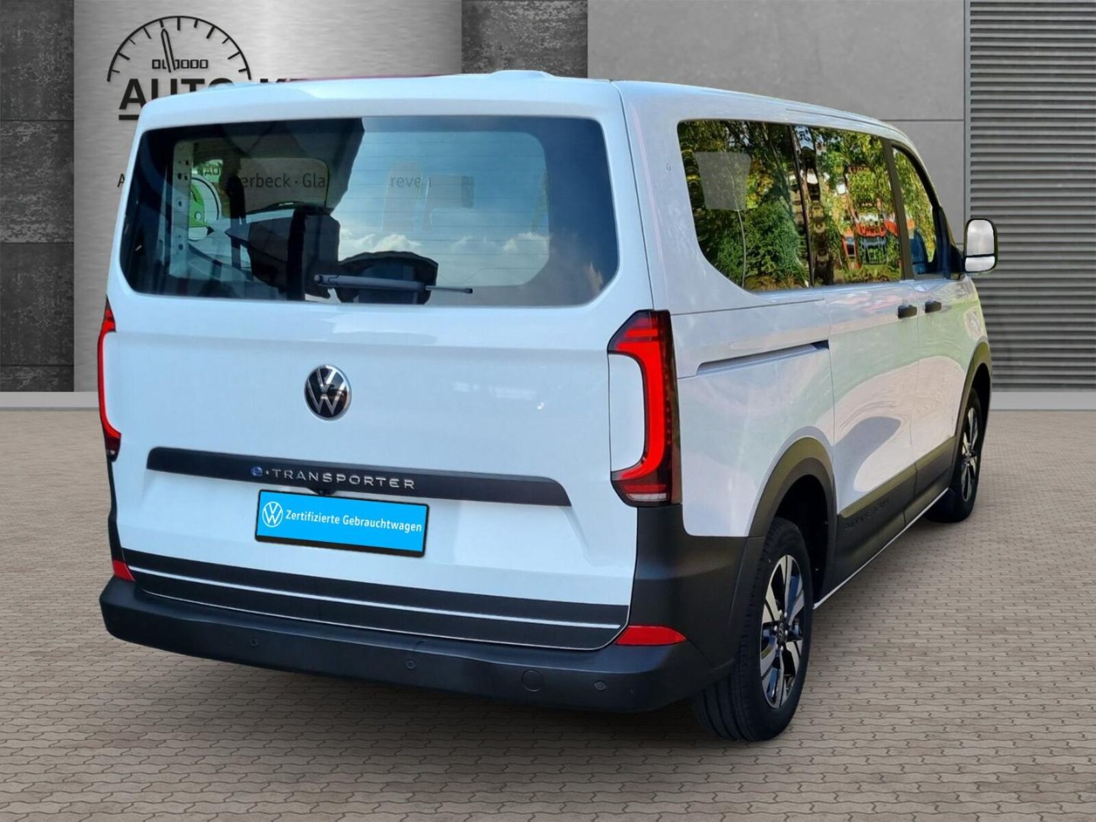 Volkswagen Transporter Kombi kurzer Radstand – Bild 4