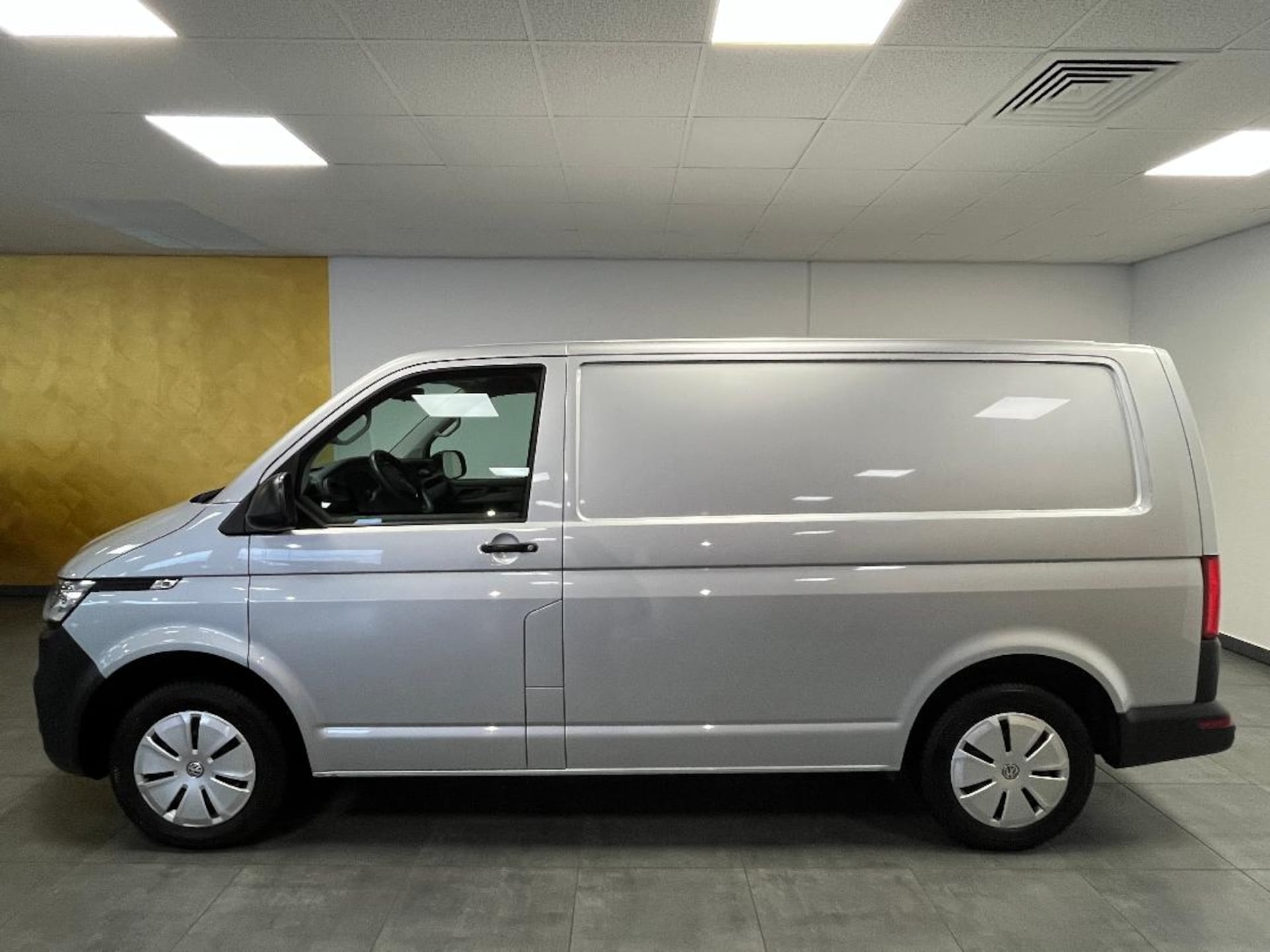 Volkswagen T6.1 Transporter Kasten kurzer Radstand