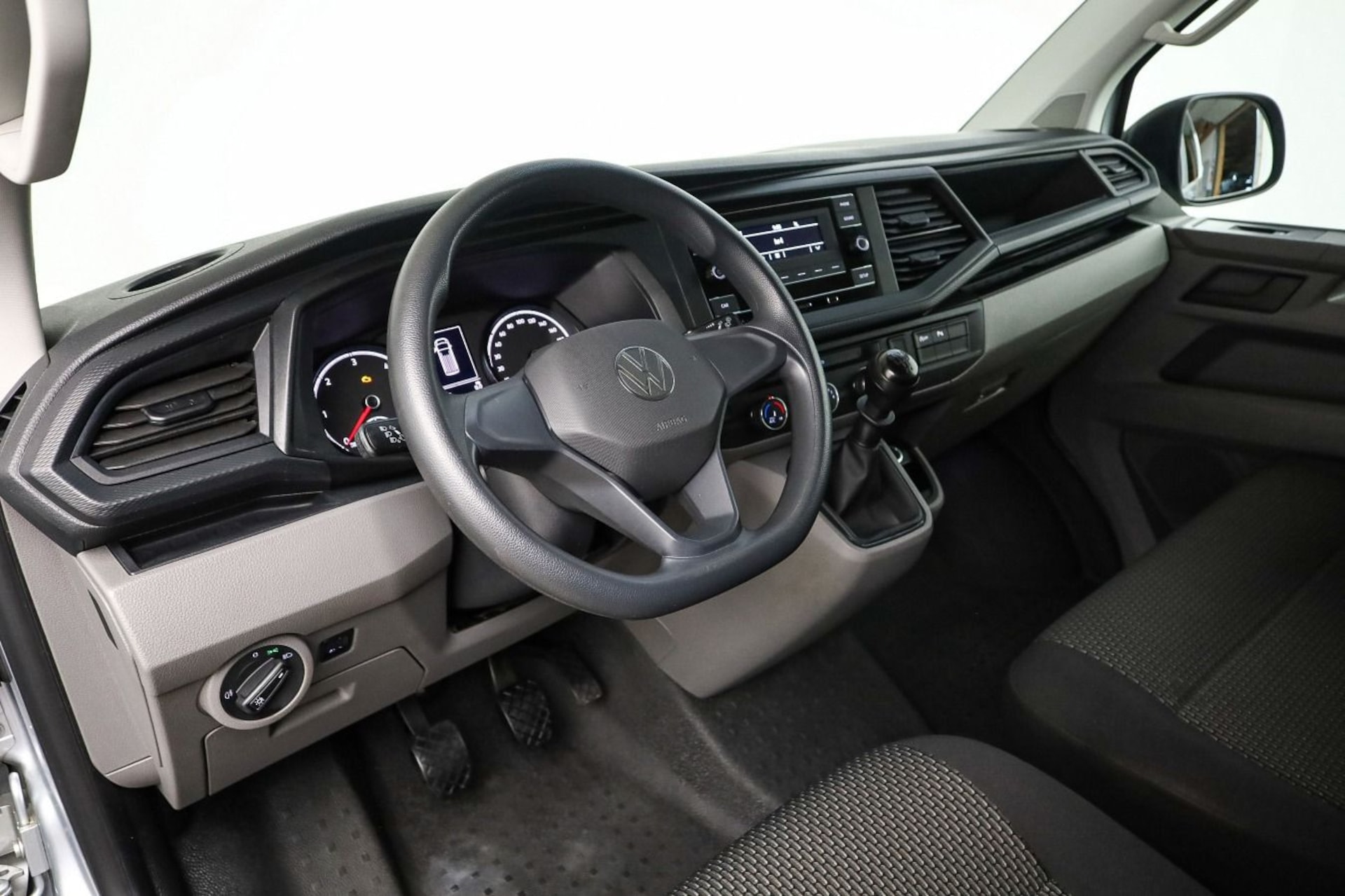 Volkswagen T6.1 Transporter Kasten langer Radstand