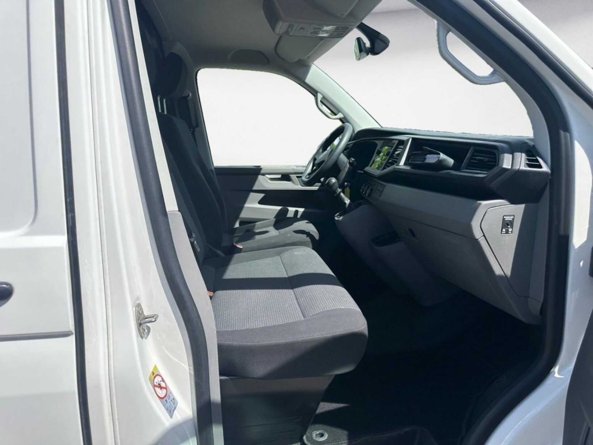 Volkswagen T6.1 Transporter Kasten langer Radstand