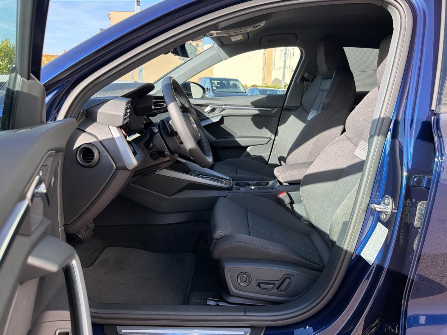 Bild über Audi A3 Sportback TDI S tronic - für weitere Informationen kontaktieren Sie den Audi Partner