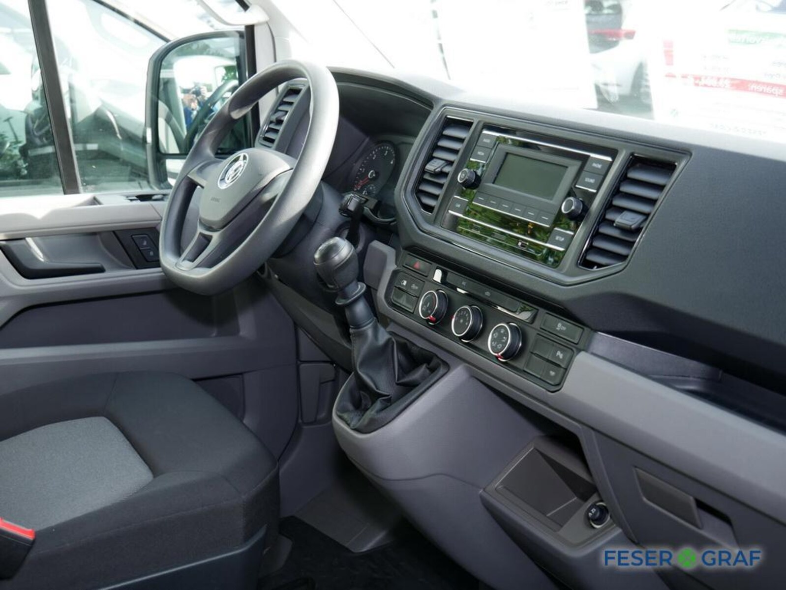 Volkswagen Crafter Kasten mittlerer Radstand – Bild 4