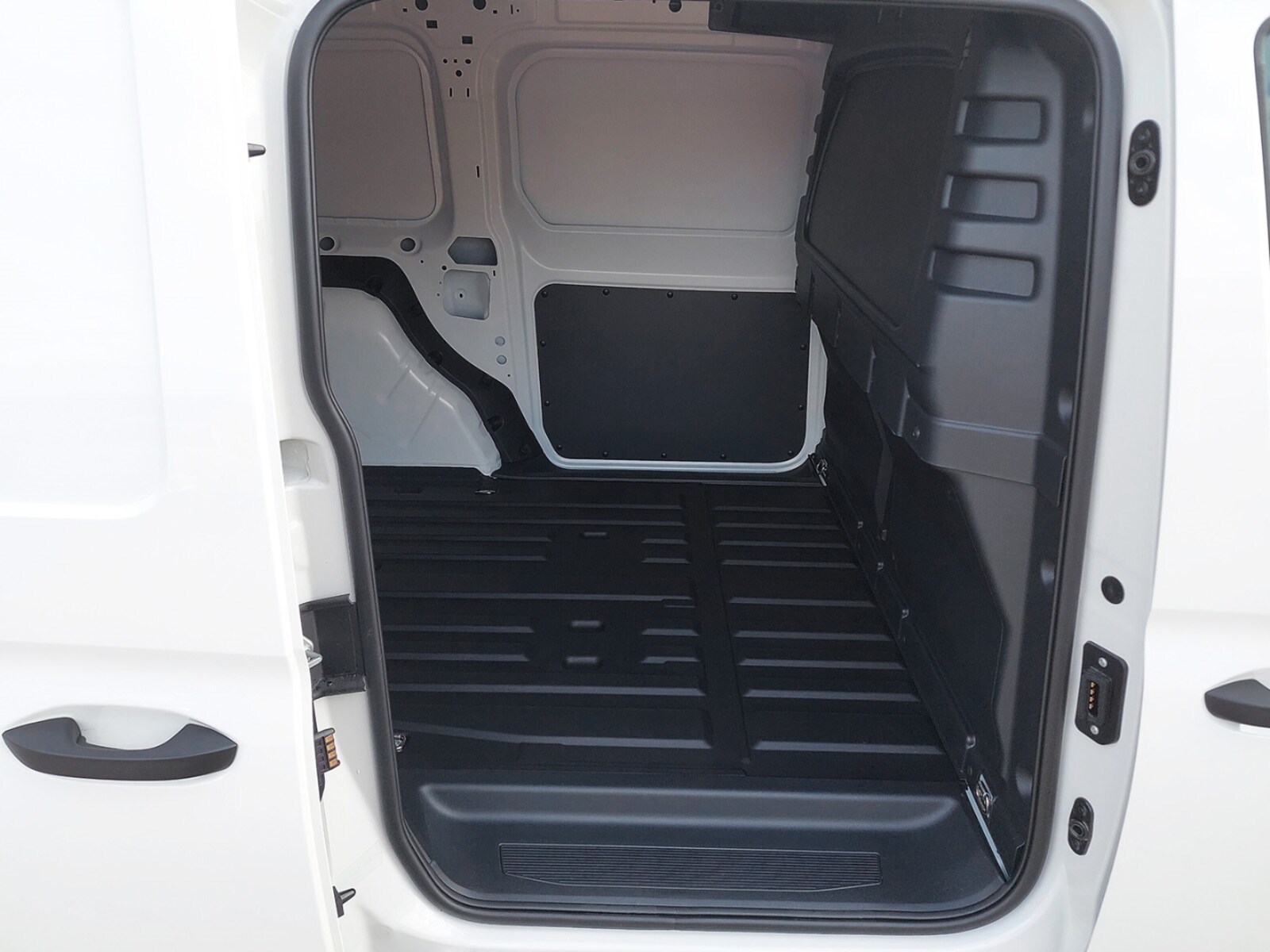 Volkswagen Caddy Maxi Cargo – Bild 12