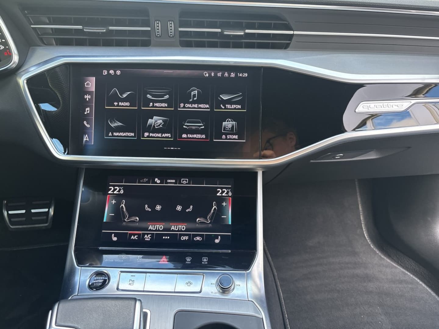 Bild über Audi A6 Avant TFSI e S line 55 TFSI e quattro S tronic - für weitere Informationen kontaktieren Sie den Audi Partner