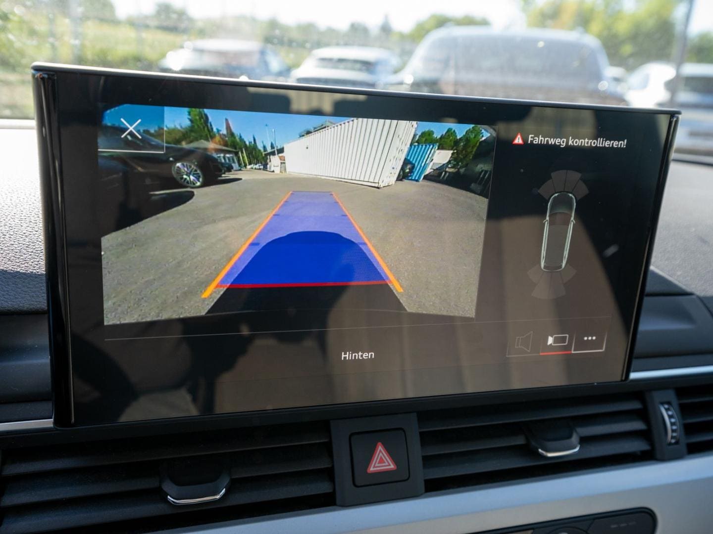 Bild über Audi A4 Avant advanced 30 TDI S tronic - für weitere Informationen kontaktieren Sie den Audi Partner