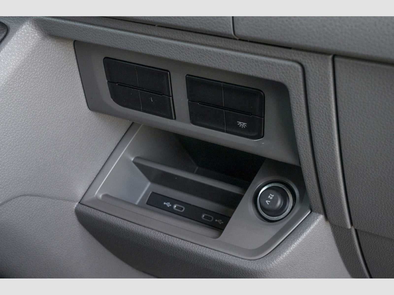 Volkswagen Crafter Kasten mittlerer Radstand – Bild 14