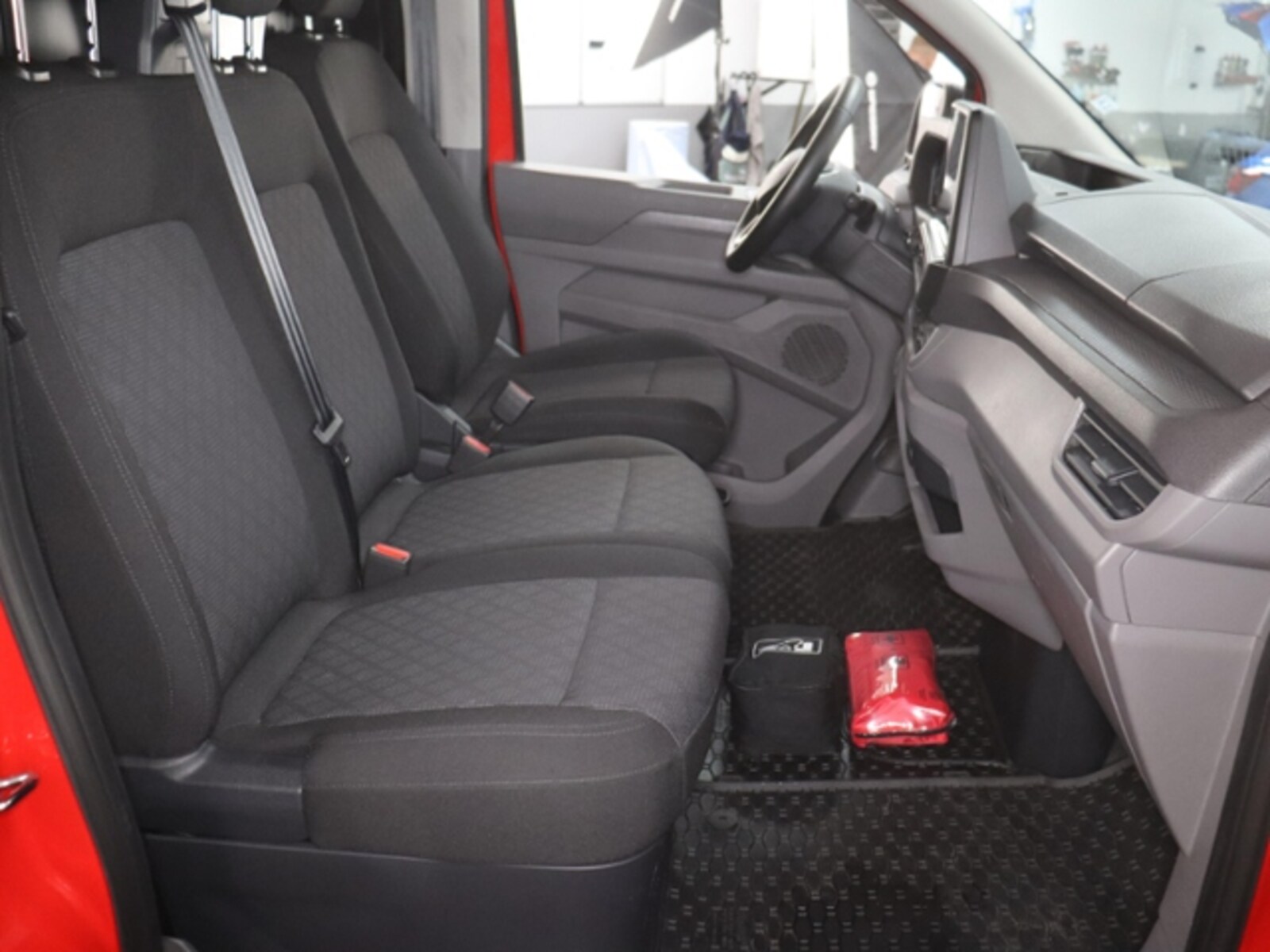 Volkswagen Transporter Kasten kurzer Radstand – Bild 11