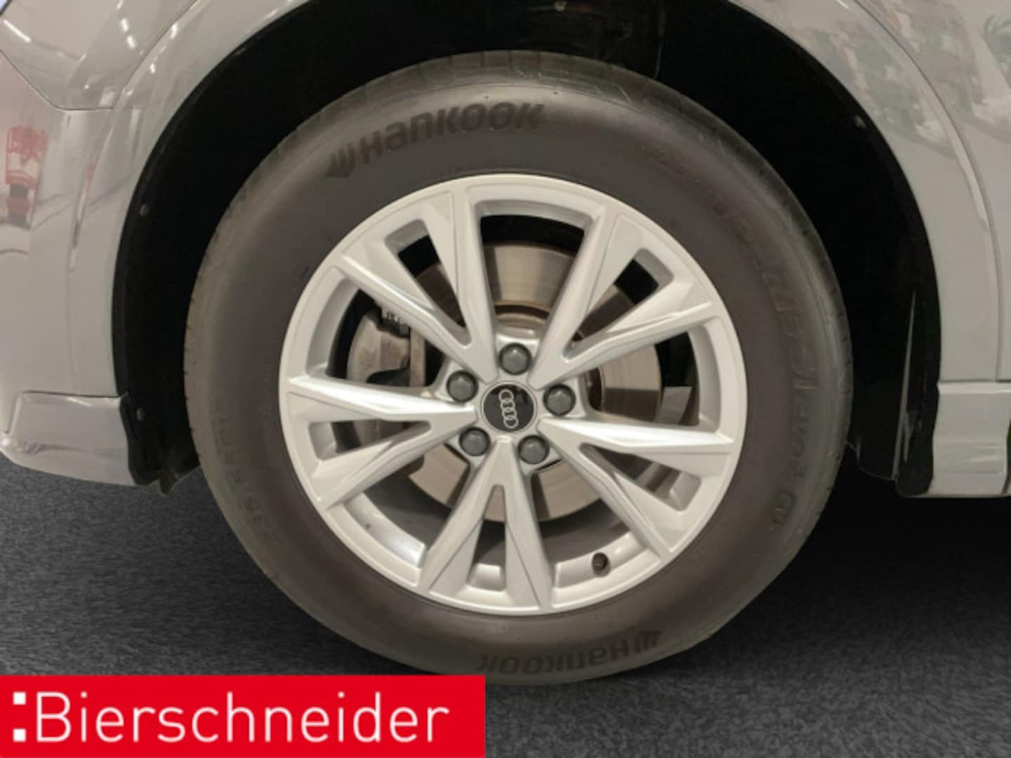 Bild über Audi Q3 S line 40 TFSI quattro S tronic - für weitere Informationen kontaktieren Sie den Audi Partner
