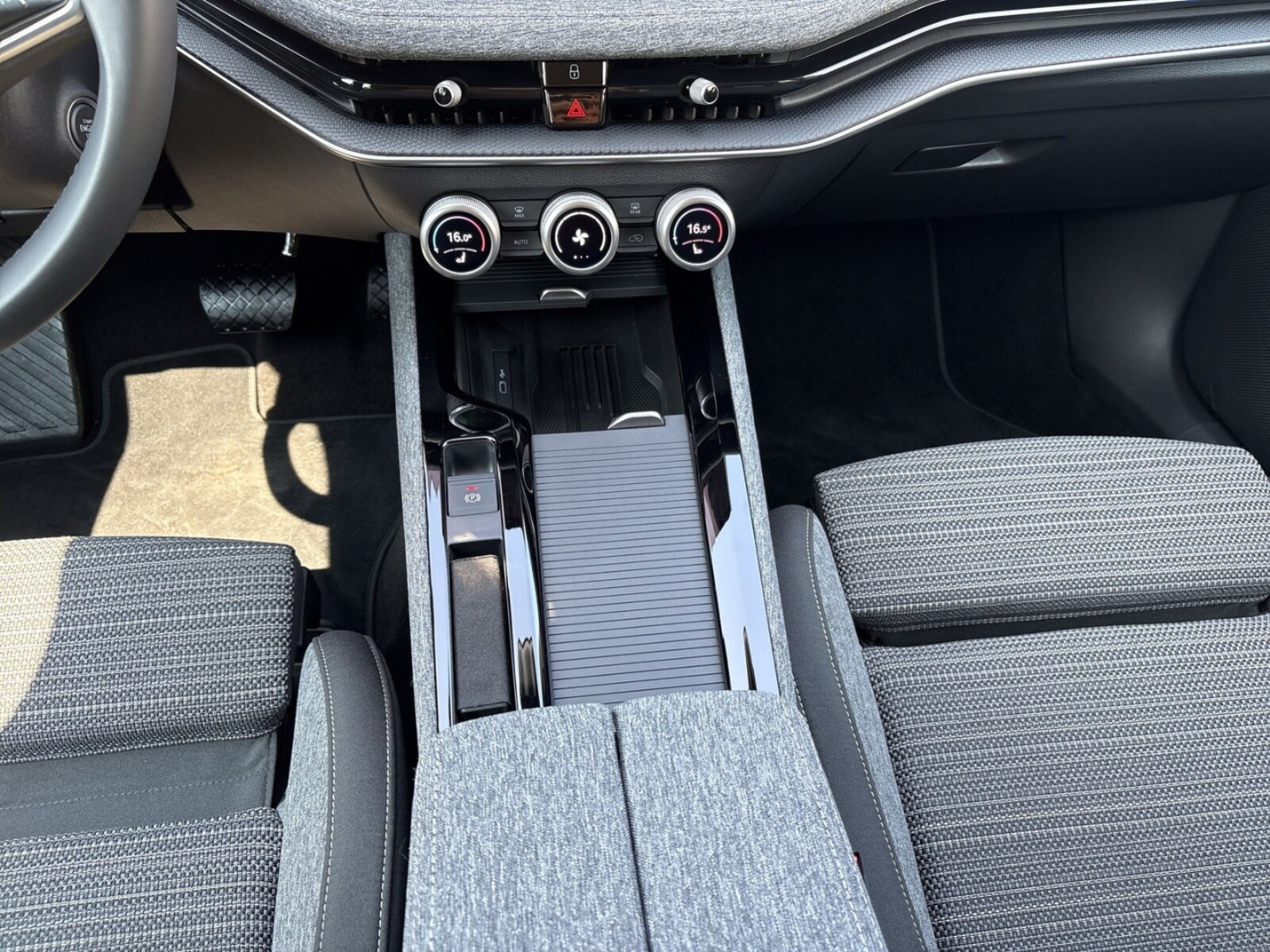 Škoda Superb Combi – Bild 15
