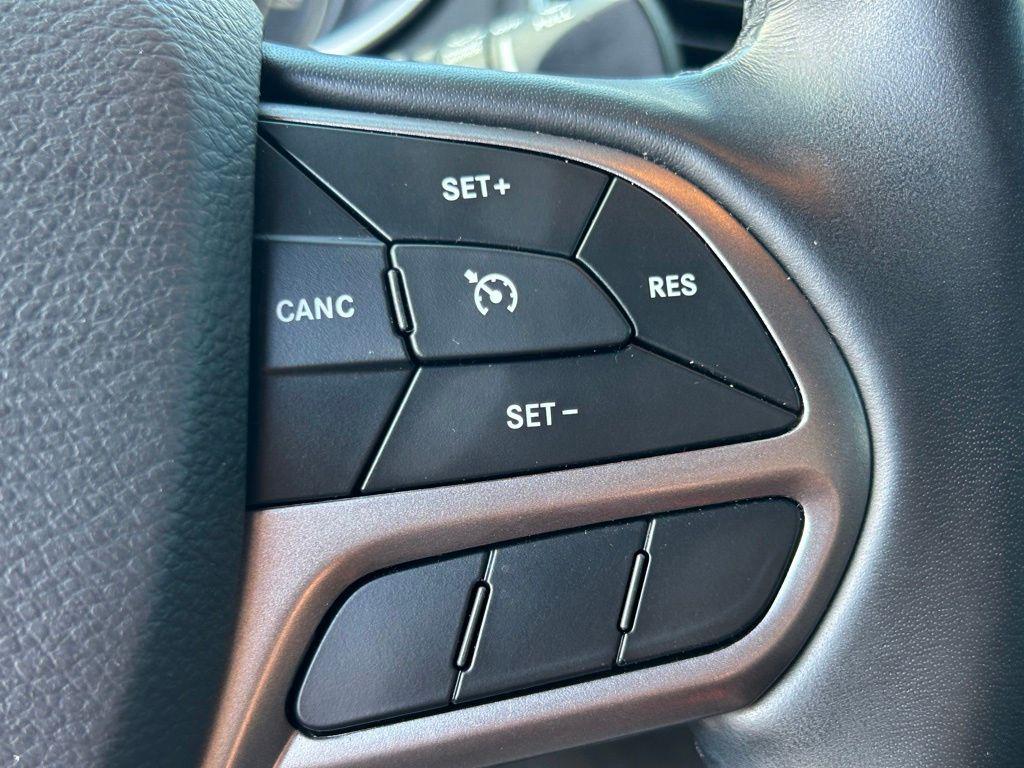 2021 Jeep Cherokee Latitude Lux - Photo 24