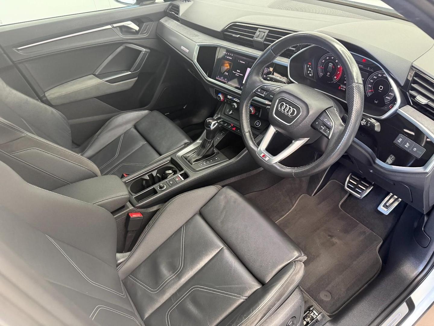 Image about Audi Q3 S line 40 TFSI quattro S tronic