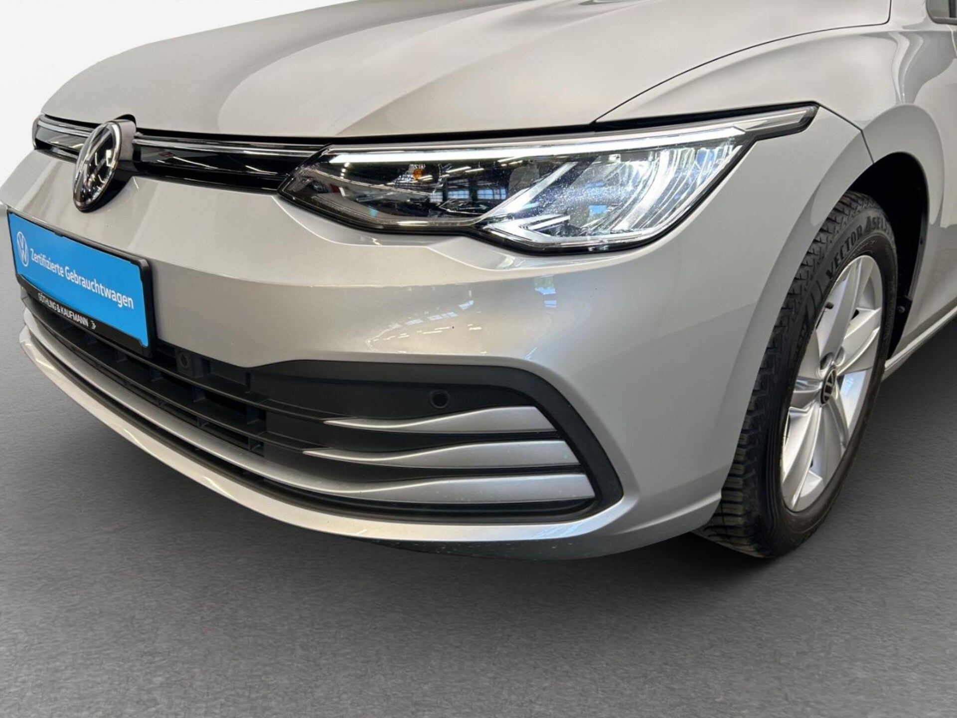 Volkswagen Golf Variant Life
