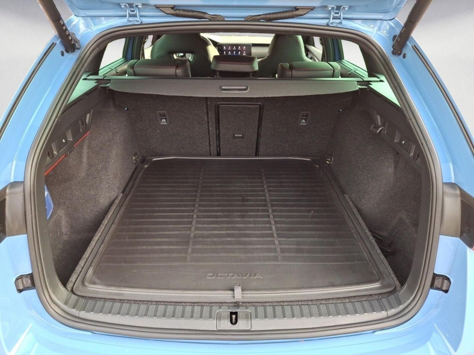 Škoda Octavia Combi – Bild 15