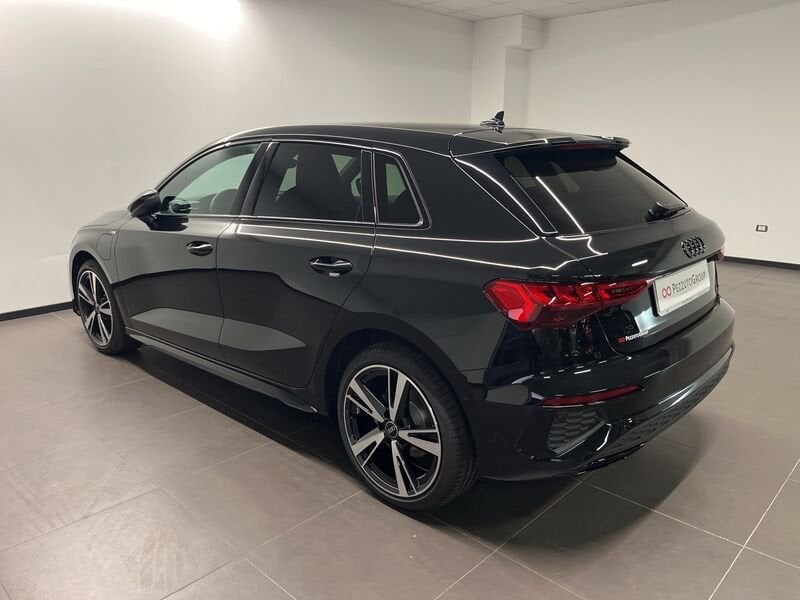Immagine di Audi A3 Sportback TFSI e Identity Black 40 TFSI e 150 kW (204 CV) S tronic - Vista: for more details contact your dealer