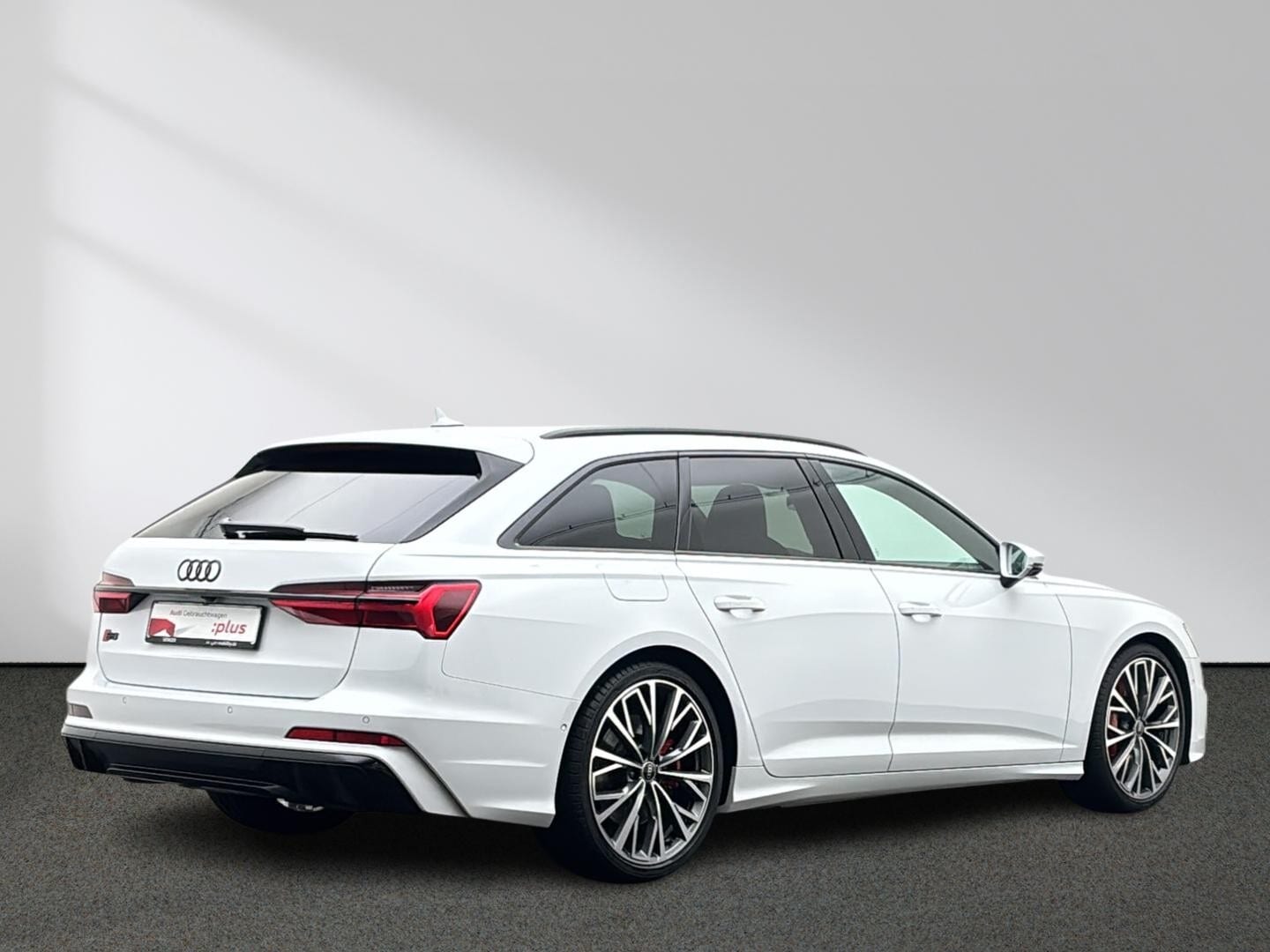 Bild über Audi S6 Avant TDI quattro tiptronic - für weitere Informationen kontaktieren Sie den Audi Partner
