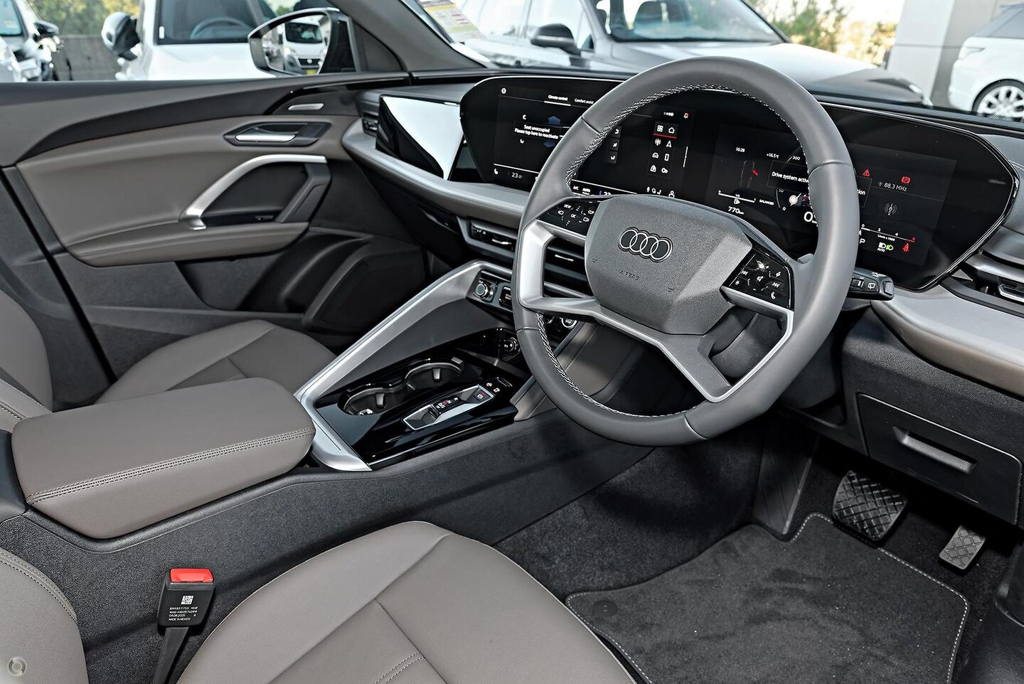 Image about Audi Q5 SUV TDI quattro 150 kW sport