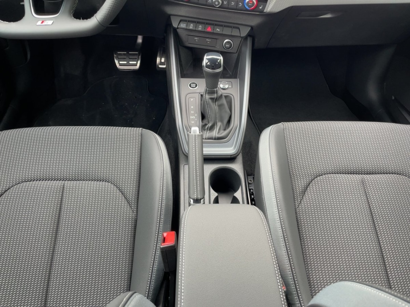 Bild über Audi A1 Sportback S line 35 TFSI S tronic - für weitere Informationen kontaktieren Sie den Audi Partner
