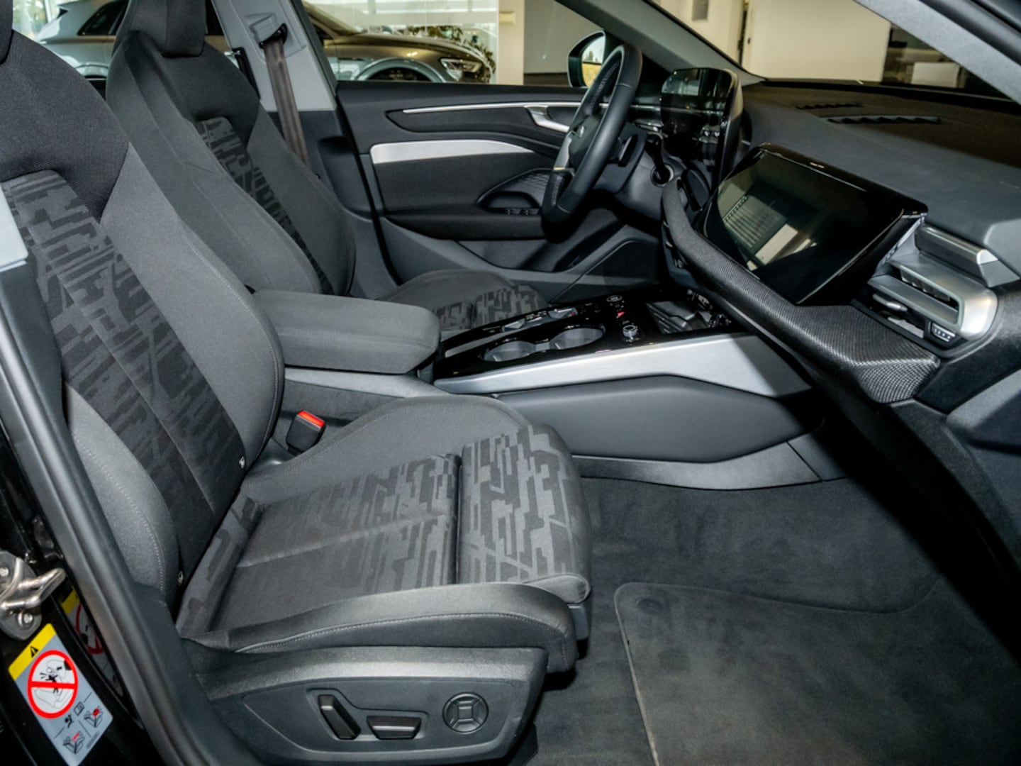 Bild über Audi A6 Avant TFSI 150 kW S tronic - für weitere Informationen kontaktieren Sie den Audi Partner