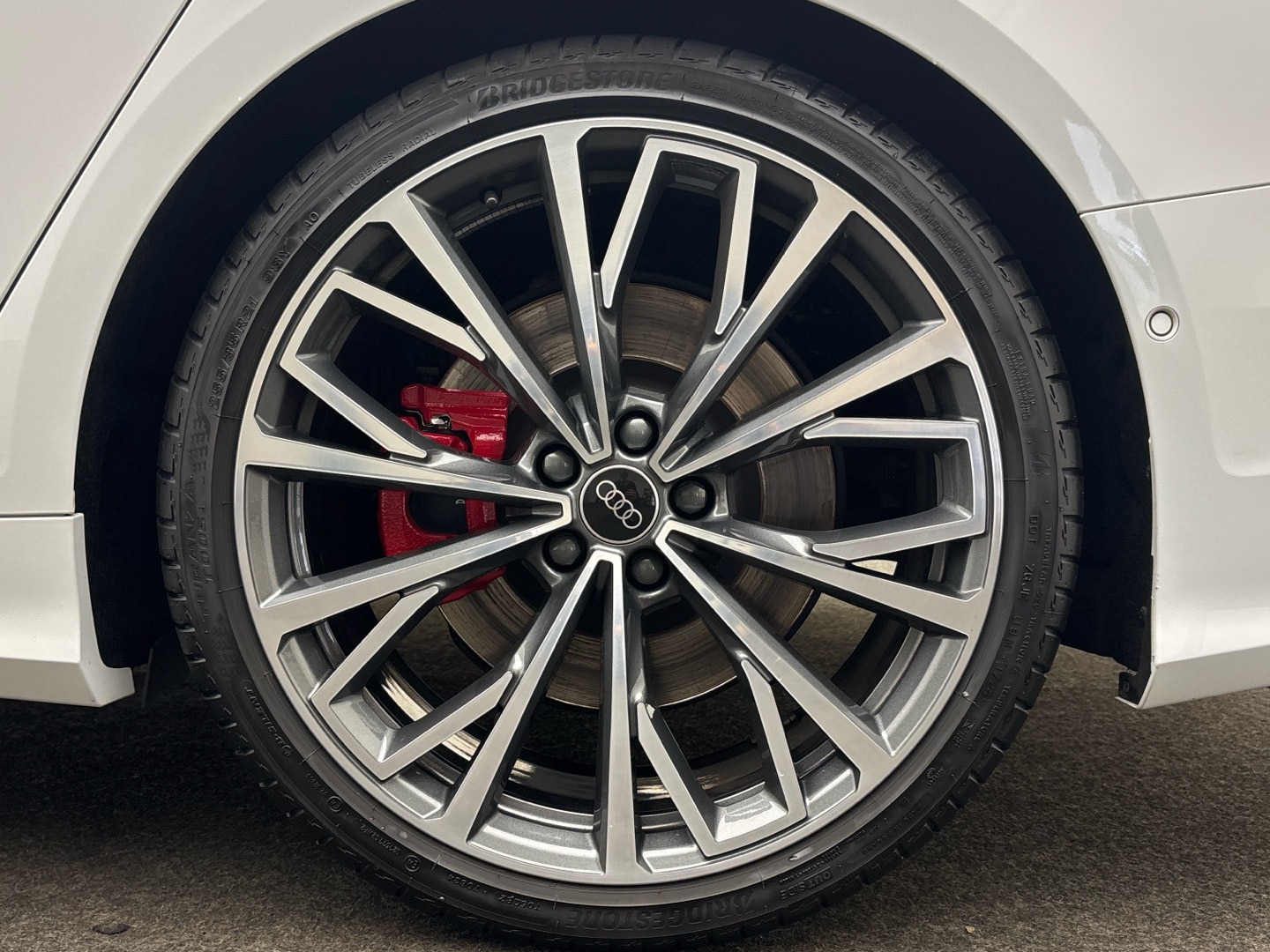 Bild über Audi S6 Avant TDI quattro tiptronic - für weitere Informationen kontaktieren Sie den Audi Partner