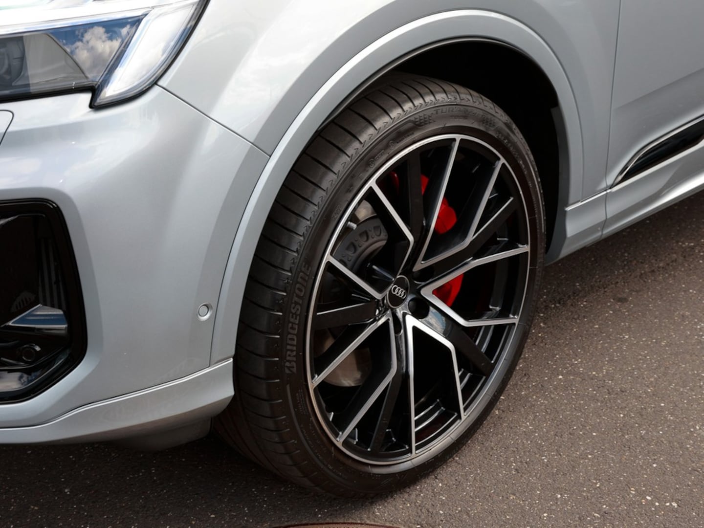 Bild über Audi SQ7 SUV TFSI quattro 373 kW tiptronic - für weitere Informationen kontaktieren Sie den Audi Partner